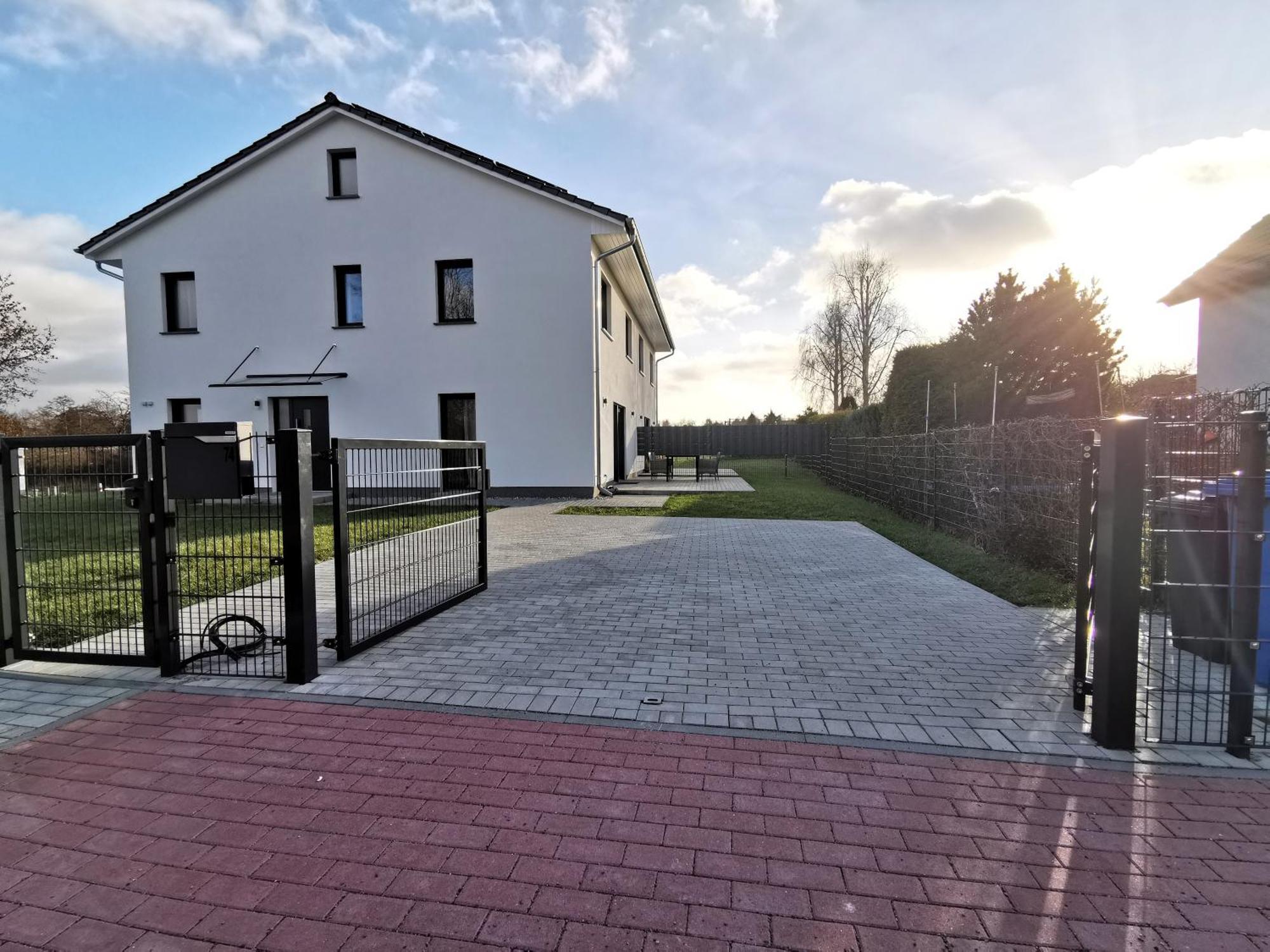 Bohnapartments Haus Zocheblick - 2 Kostenlose Parkplaetze - Sehr Ruhig - 4 Schlafzimmer - Neubau - Vollausstattung - Wlan Hoppegarten Exterior foto